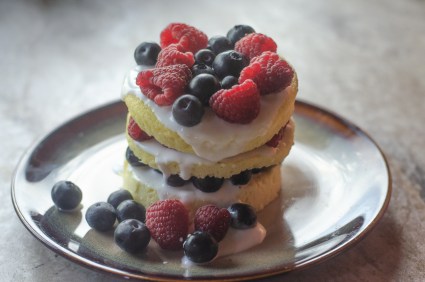 A delicious 5 minute dessert, this Fourth of July mug cake is the perfect summer treat! Keto, low-carb, Paleo, gluten-free, grain-free, dairy-free.