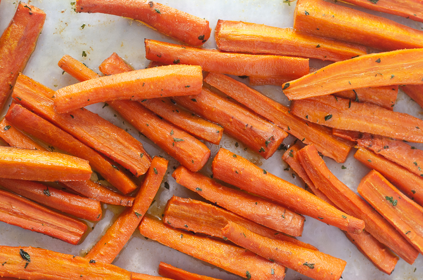 These delicious ghee roasted carrots are both healthy and delicious, a winning combination! Great for those following a paleo or bulletproof diet or on a round of Whole30. Perfect for any dinner ranging from a super-casual BBQ to a formal Thanksgiving dinner!