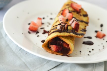 These keto crepes work great in a wide variety of meals. You can make them savory for a main course, or sweet for a breakfast or dessert treat. Super easy to make with just a few simple ingredients. These crepes are made with coconut flour, psyllium husk powder, eggs and water. For dessert crepes, add in your favorite berries and drizzle with melted chocolate. Low-carb, ketogenic, gluten-free, grain-free, dairy-free, sugar-free, Paleo.