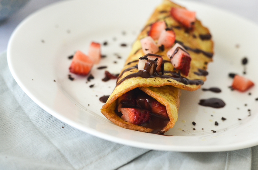 These keto crepes work great in a wide variety of meals. You can make them savory for a main course, or sweet for a breakfast or dessert treat. Super easy to make with just a few simple ingredients. These crepes are made with coconut flour, psyllium husk powder, eggs and water. For dessert crepes, add in your favorite berries and drizzle with melted chocolate. Low-carb, ketogenic, gluten-free, grain-free, dairy-free, sugar-free, Paleo.