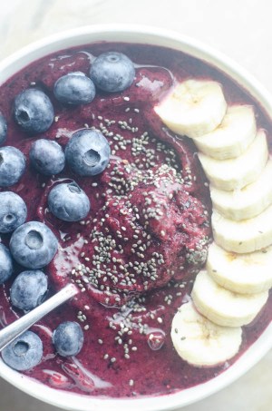 This homemade acai bowl is a delicious warm weather treat, and can easily be made at home in just a few minutes! These are vegan, paleo, gluten-free, dairy-free.