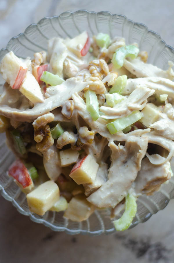 A delicious dish for warm days and family BBQs, this apple chicken salad is simple and healthy! Paleo, Whole30, dairy-free.