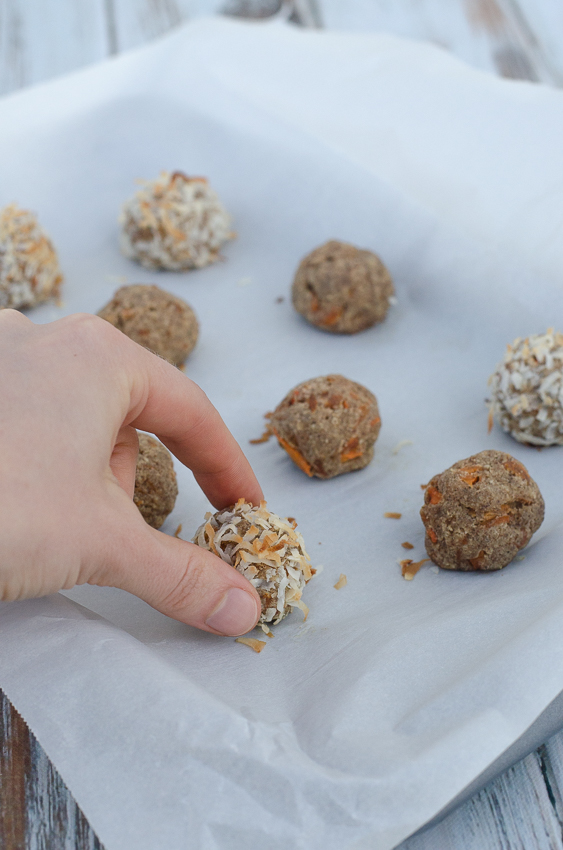 Spring is in full swing! These carrot cake bites are the perfect spring treat! Perfect for Easter or any spring get-together. Paleo, low-carb, keto, dairy-free, sugar-free. 