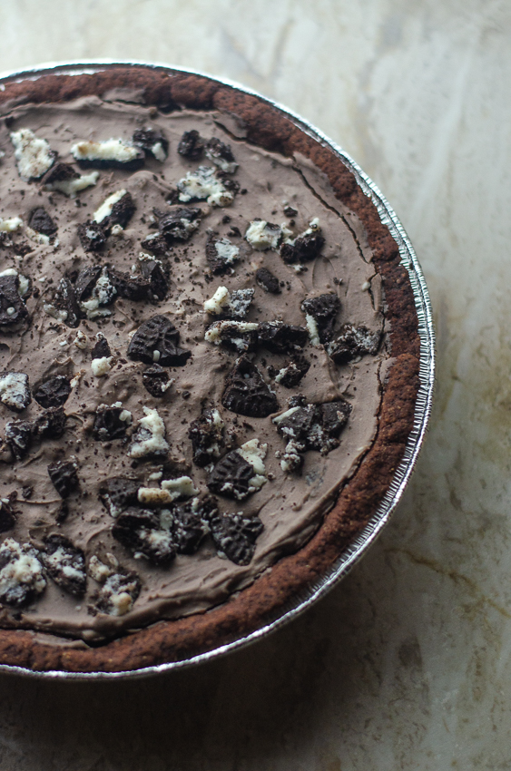 Looking for a special holiday dessert, but want to stick to your diet? This healthy oreo cream pie is gluten-free and vegan!