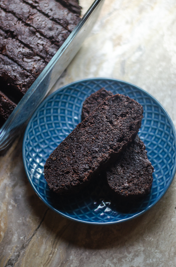 If you're looking for a fun and different recipe, this healthy keto brownie bread is the perfect dessert for you! Keto, low-carb, paleo, sugar-free, gluten-free, dairy-free.