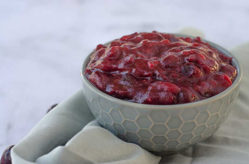 This easy homemade cranberry sauce is perfect for the holiday season! Thanksgiving, Christmas, or whenever the cravings strike! Paleo, low-carb, keto, sugar-free. 