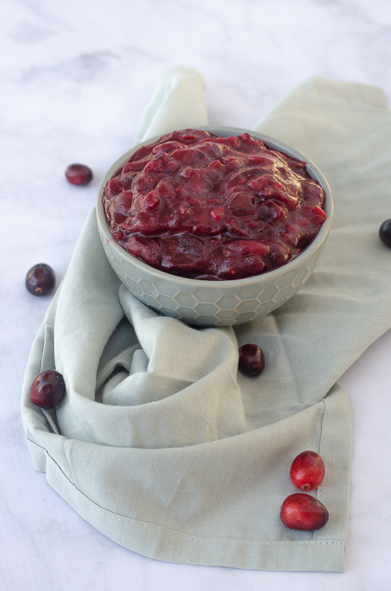 This easy homemade cranberry sauce is perfect for the holiday season! Thanksgiving, Christmas, or whenever the cravings strike! Paleo, low-carb, keto, sugar-free. 