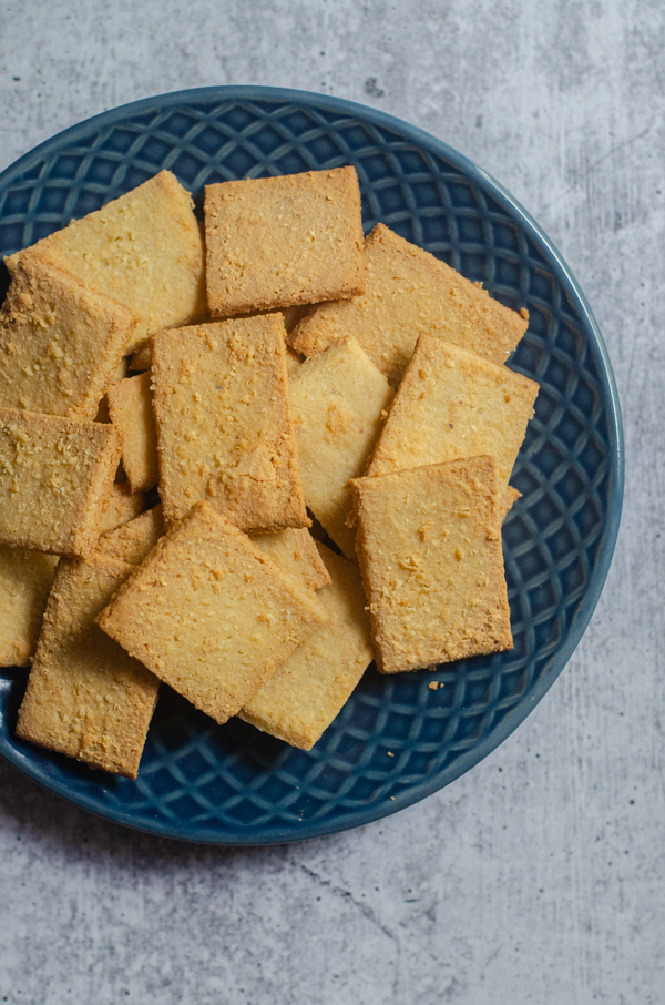 Low-carb cheese crackers are a tasty snack for whenever a salty craving hits. They are crispy, cheesy and salty - as any good cracker should be! Gluten-free, grain-free, vegetarian. 