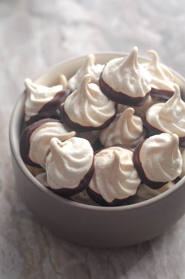 A delicious holiday treat, these low-carb peppermint meringues are light, fluffy and delicious! Paleo, gluten-free, sugar-free.