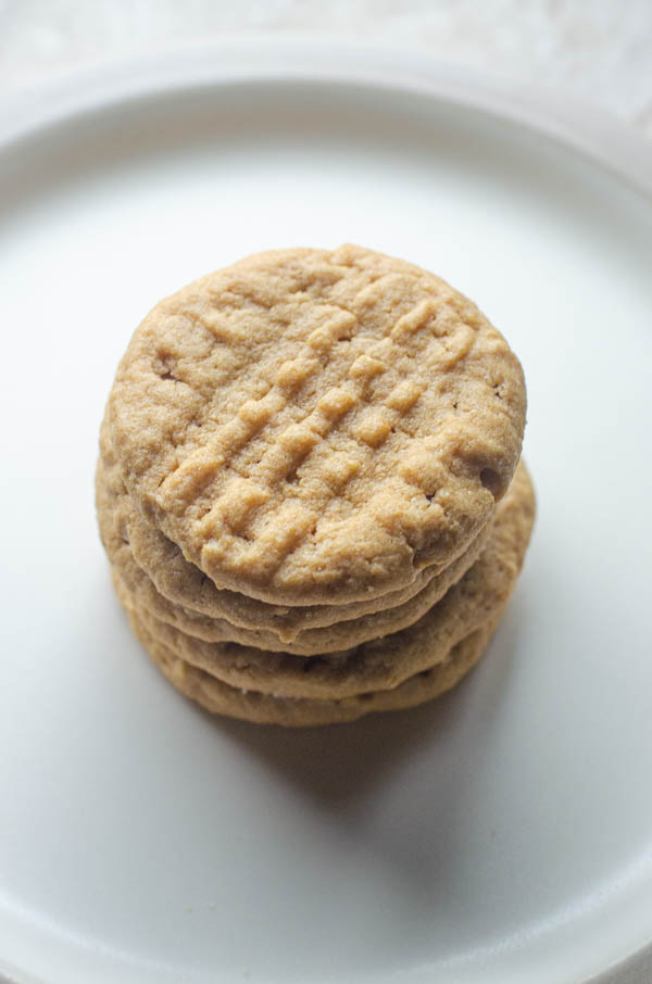 These simple chewy peanut butter cookies are incredibly delicious! They only require one bowl to make, and are sure to please the entire family. Sugar-free, low-carb, keto, gluten-free, dairy-free. 