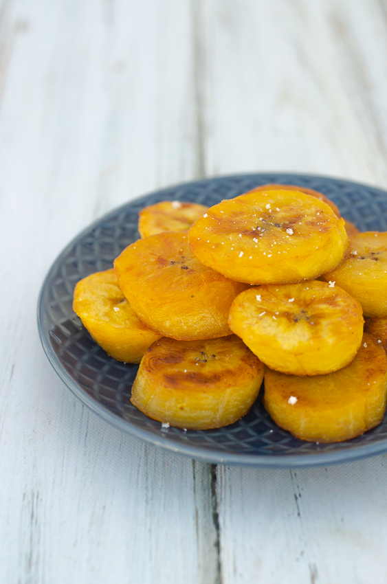 Are you a fan of plantains? Did you know they are incredibly easy to make yourself? These sweet and salty plantains take just a few minutes! Whole30, vegan, paleo, gluten-free, grain-free.