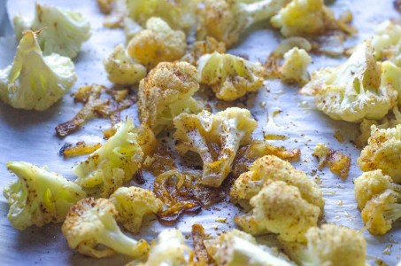 This super-tasty seasoned cauliflower with caramelized onions makes the perfect dinner side dish! Low-carb, paleo, Whole30, dairy-free, vegan.