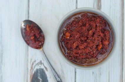 A simple 5 minute recipe, this sun-dried tomato sauce requires no cooking at all! Gluten-free, grain-free, dairy-free, vegan, Whole30.